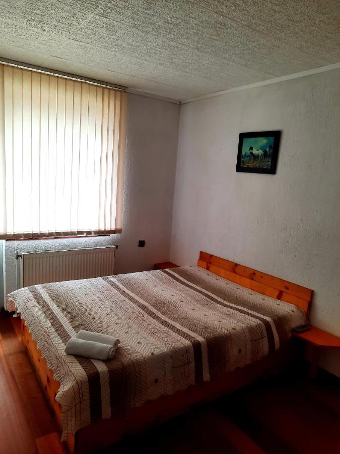 Guesthouse Classic Доспат Екстер'єр фото